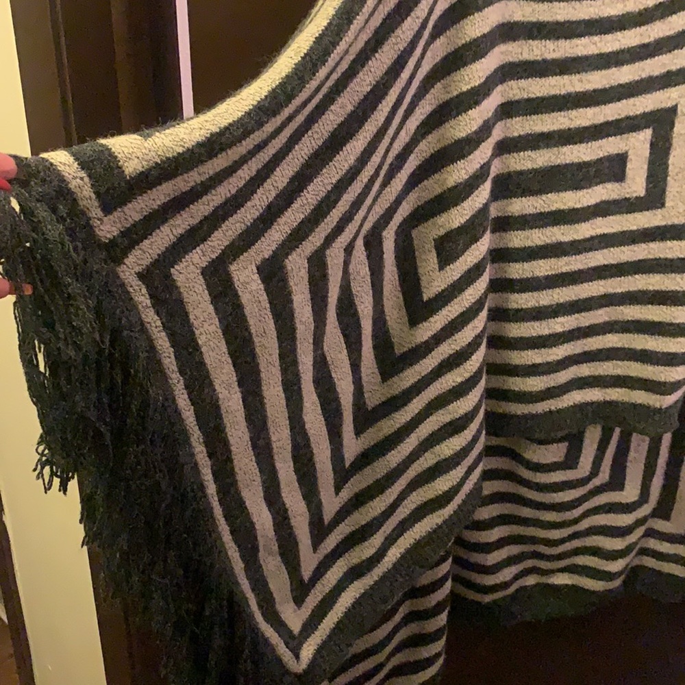 Knit Poncho - Picture 3 of 3